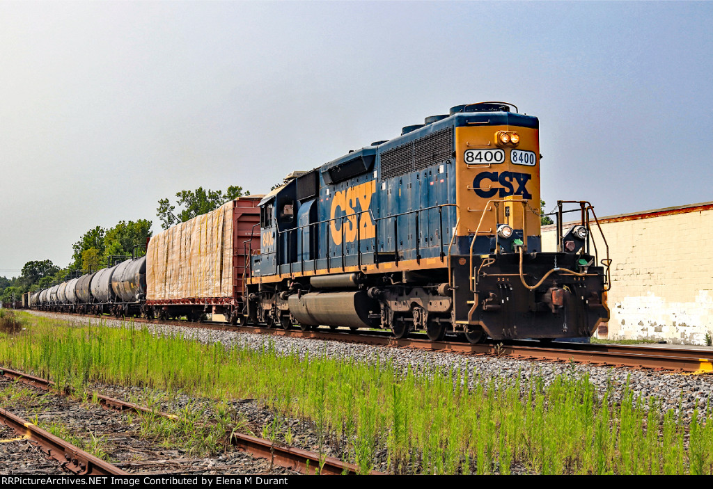 CSX 8400 on L-040